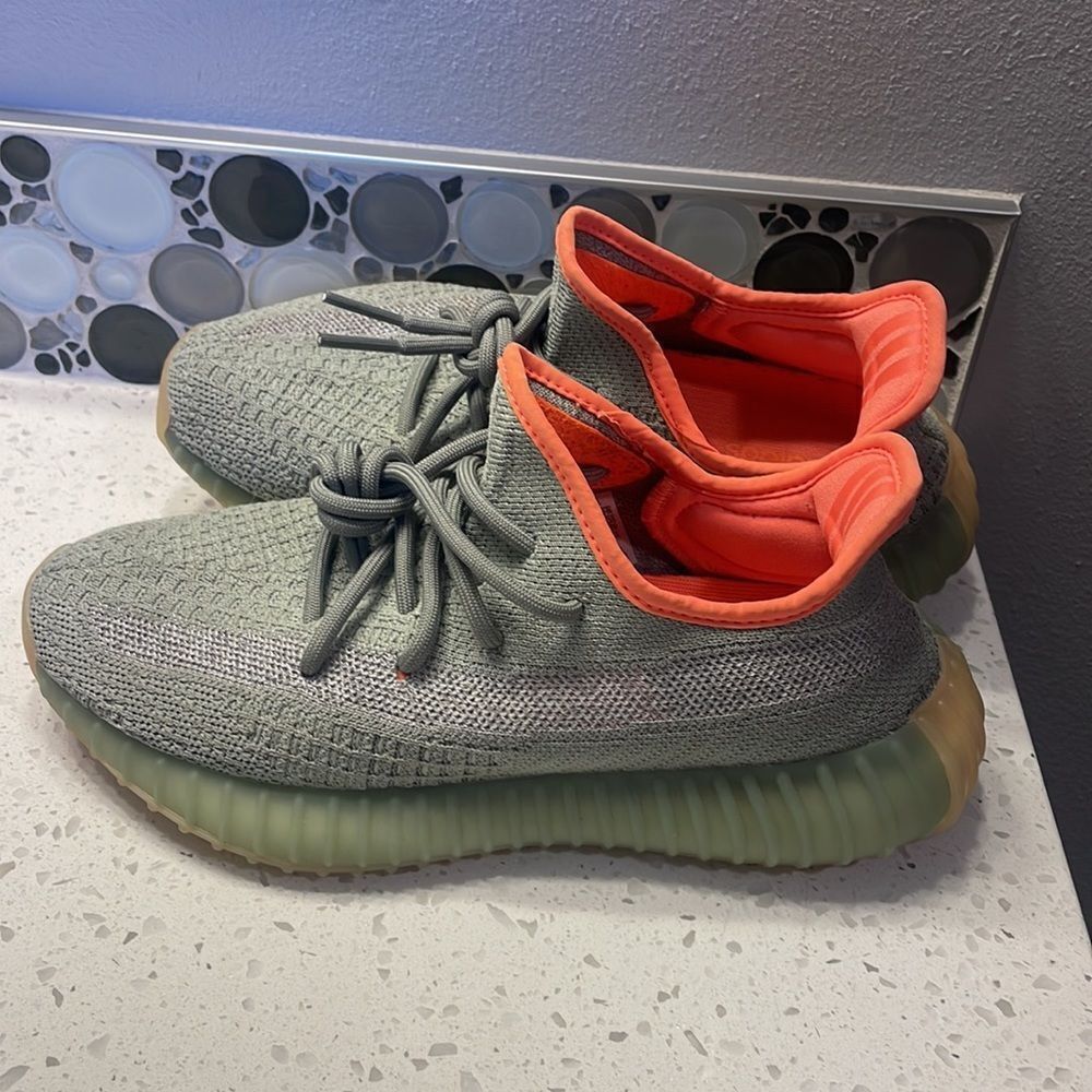 YEEZY boost woman’s  tennis shoes. - Picture 4 of 13